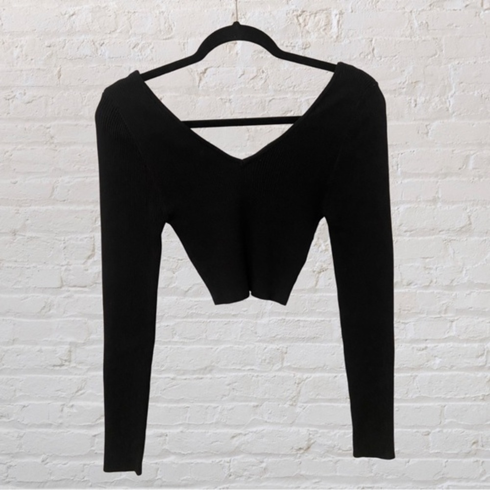 Love tree. Crop top ribbed sweater. Size: MEDIUM.